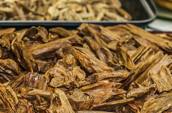 Tạo không gian thư thái với trầm hương trong phong thủy.